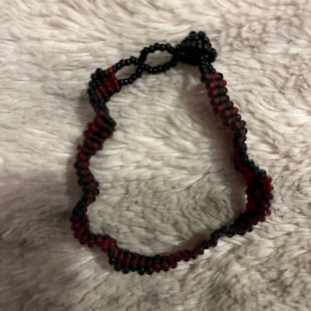 Red and Black Beaded Bracelet - Picture 3 of 3